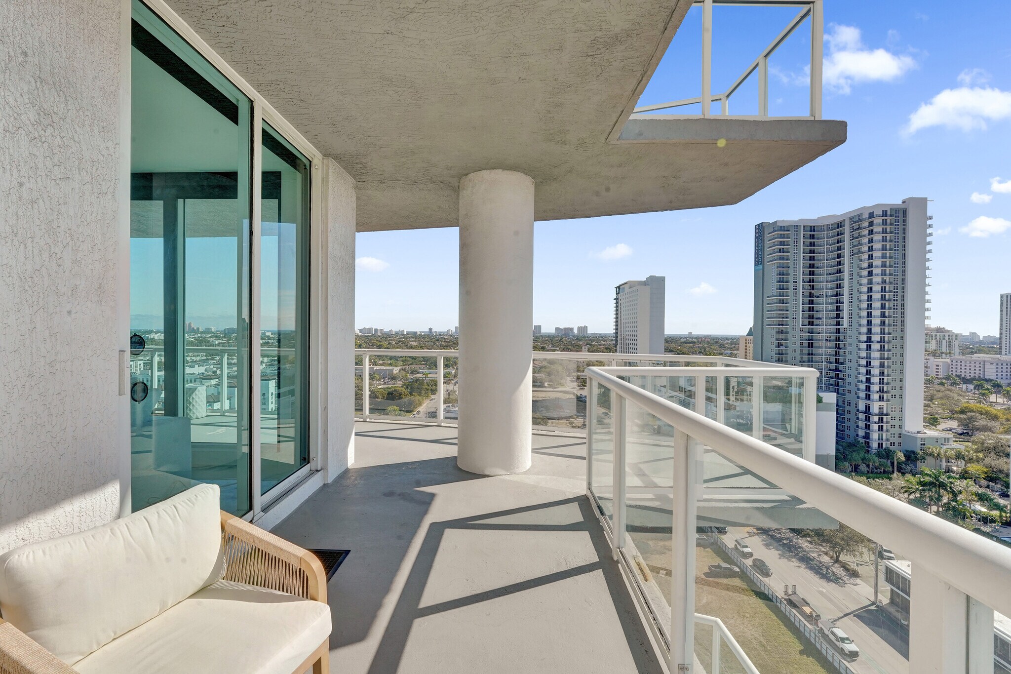 Building Photo - 315 NE 3rd Ave