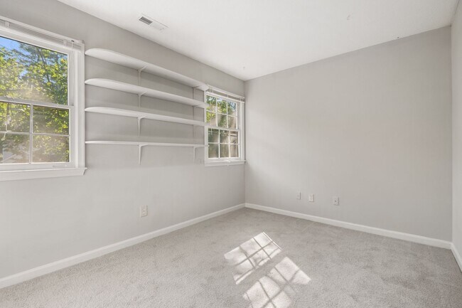 Building Photo - 3302 Lassiter St