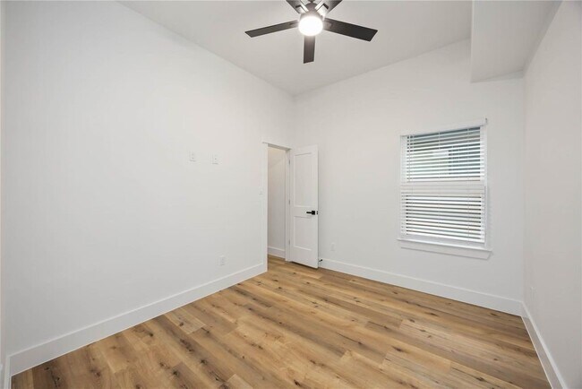 Building Photo - 8009 Cora St
