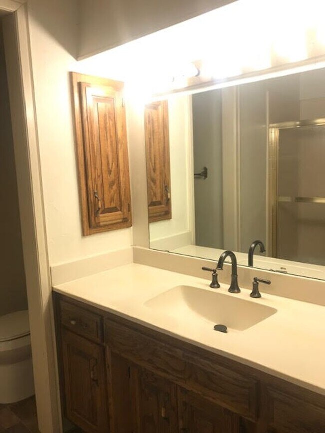 Building Photo - 2 Masters - Lawn Care Provided  - 3 bds/3 baths