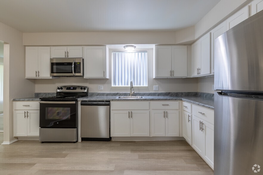 Lancaster Hills 29235 Lancaster Dr Southfield MI 48034 Apartment Finder