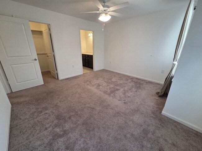 Building Photo - WOODLANDS AT WESTERN BRANCH