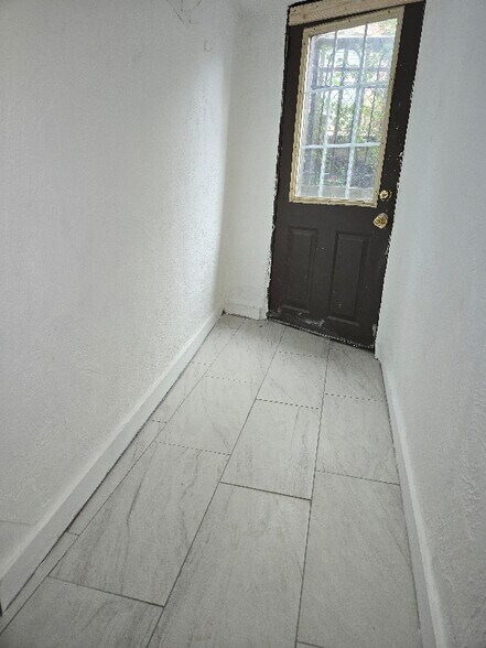 Building Photo - 5746 W 64th Pl