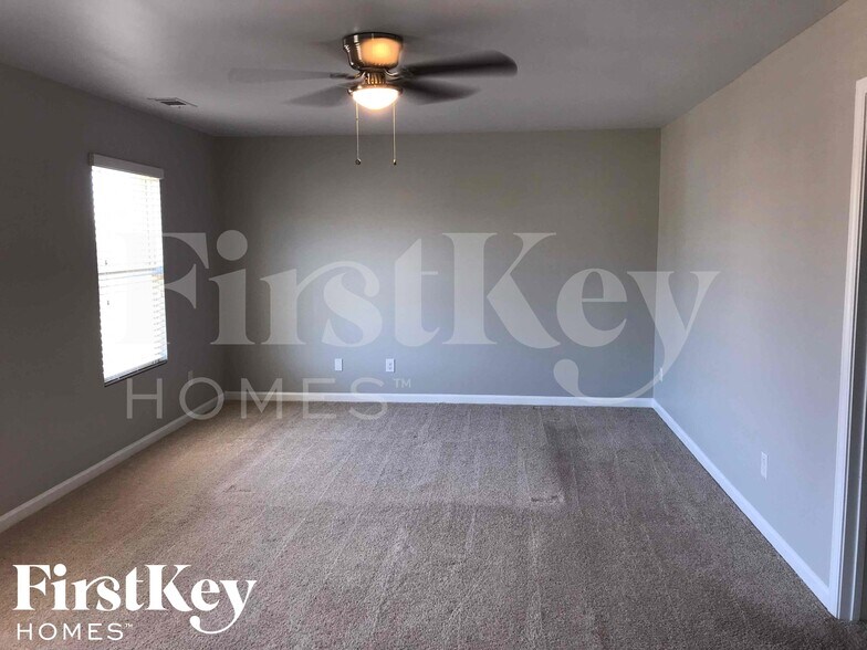 Building Photo - 5519 Luther Ct