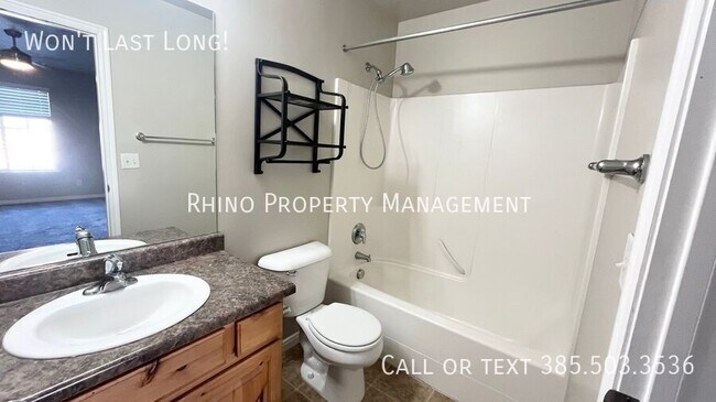 Building Photo - 2343 Adelaide Dr