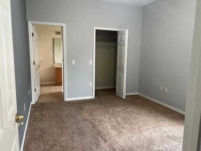 Building Photo - 3535 Somerset Cir