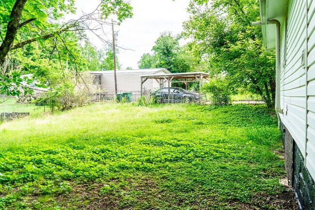 Building Photo - 11244 Yarnell Rd