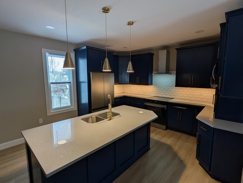 Kitchen - 319 Howard St