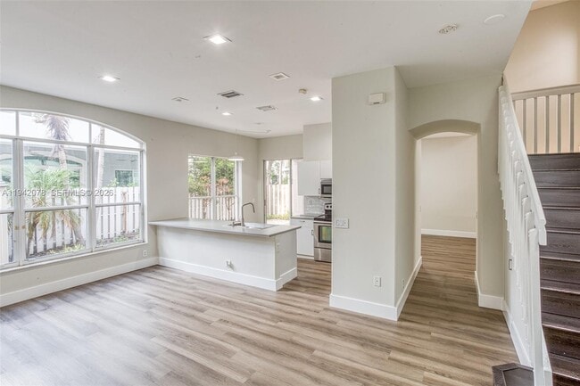 Building Photo - 3755 SW 50th St