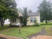 Building Photo - Welcome to this charming 2-bedroom, 1-bath...