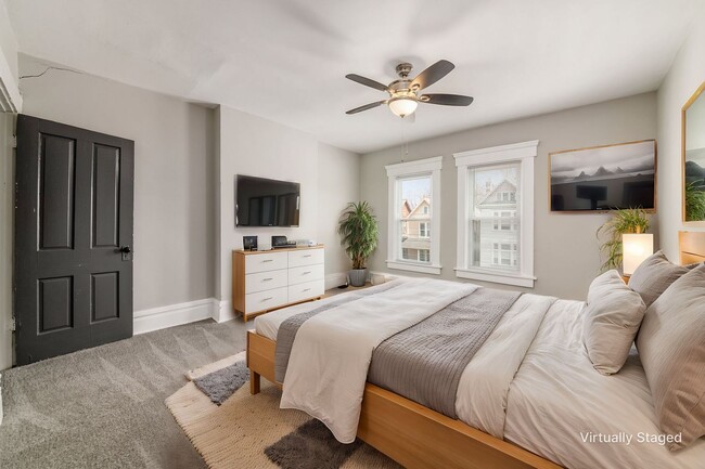 Building Photo - Beautiful 2-bed Townhome located in Olde Towne East!