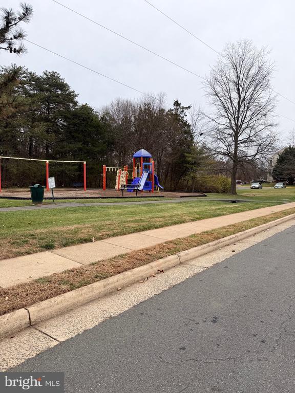 Building Photo - 46754 Woodmint Terrace