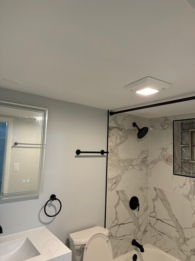 Building Photo - 82 Luella Ave