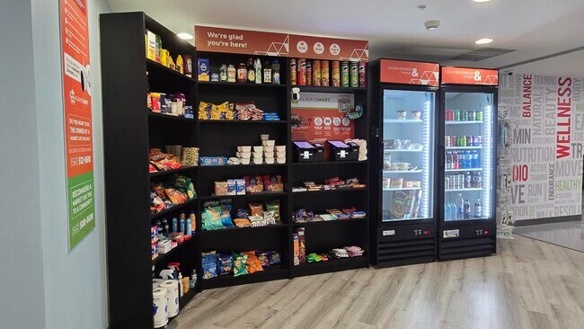 Building Photo - 410 Evernia St