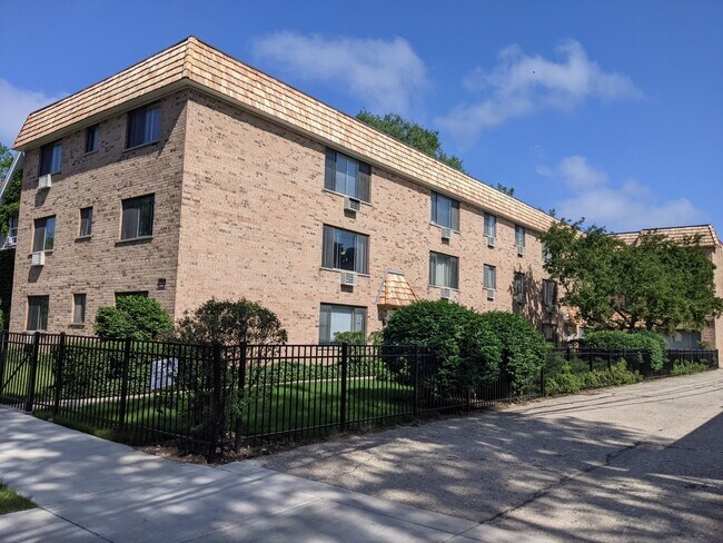 Building Photo - 1762 W Highland Ave