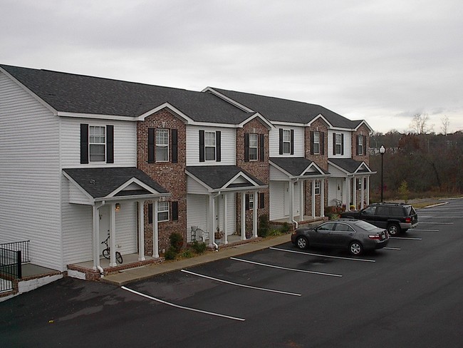 Building Photo - Charleston Plantation Apartments