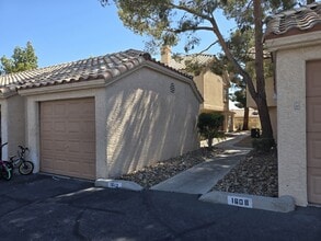 Building Photo - 1612 N Torrey Pines Dr