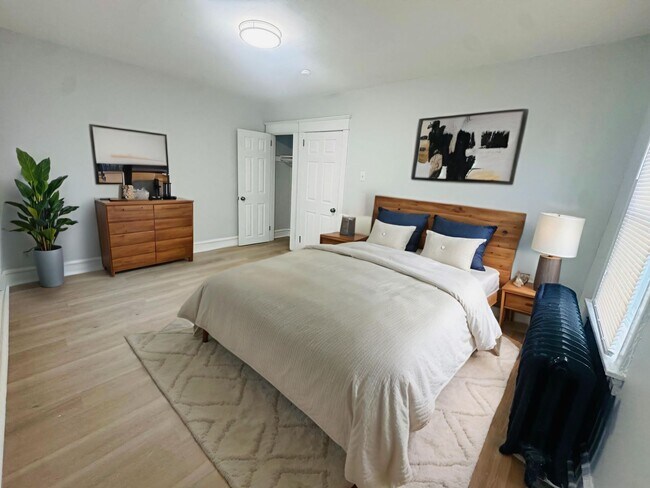 Building Photo - Rehabbed 3bd/1.5bth House with Backyard!! SECTION 8 ONLY!!