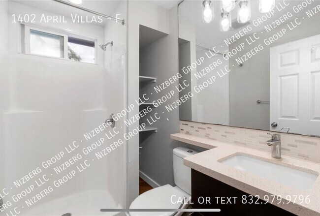 Building Photo - 1402 April Villas