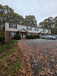 Building Photo - 2BD/1.5 Townhome At Viewpoint in Hickory