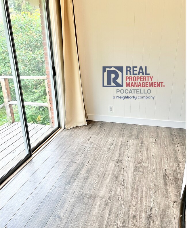 Building Photo - 1921 Monte Vista Dr