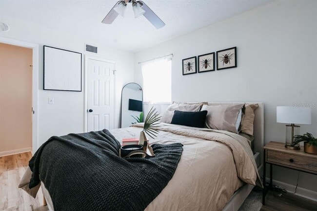 Building Photo - 3229 W Fielder St