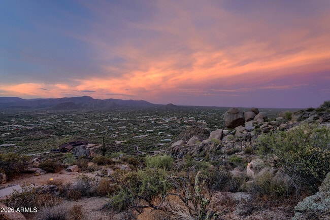 Building Photo - 6700 E Hawksnest Rd