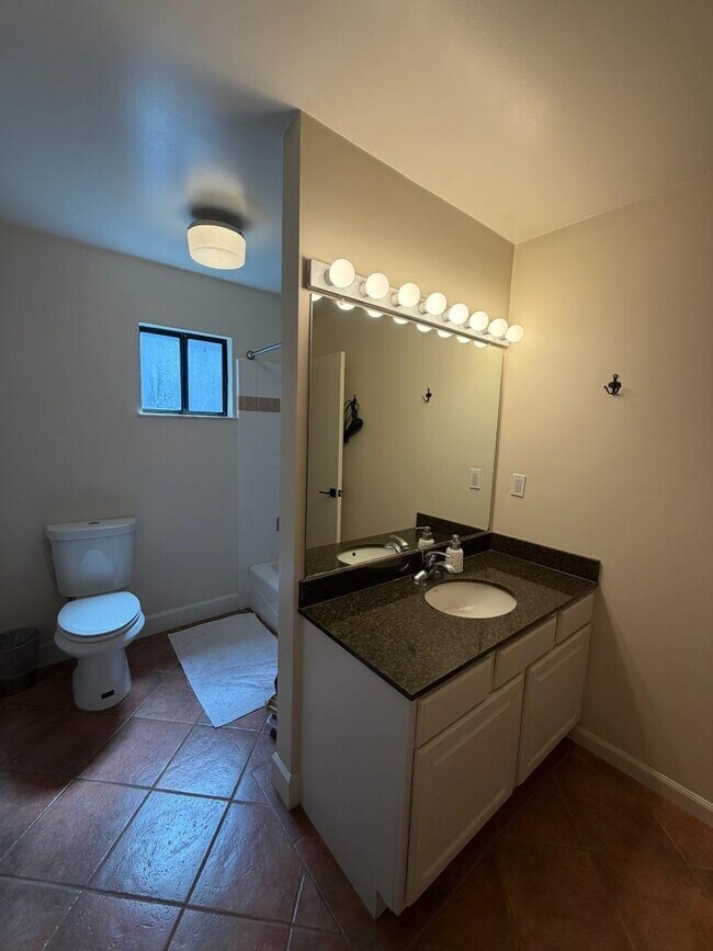 Building Photo - 139 Madrona Ave