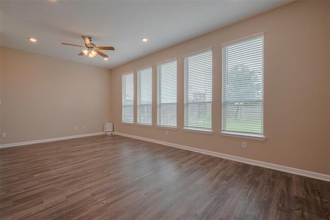 Building Photo - 4046 Balboa Dr