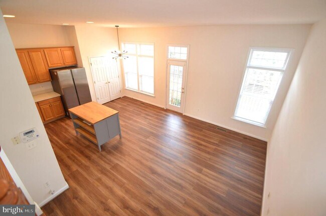 Building Photo - 24600 Siltstone Square