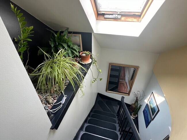 Building Photo - 15 Orchard St