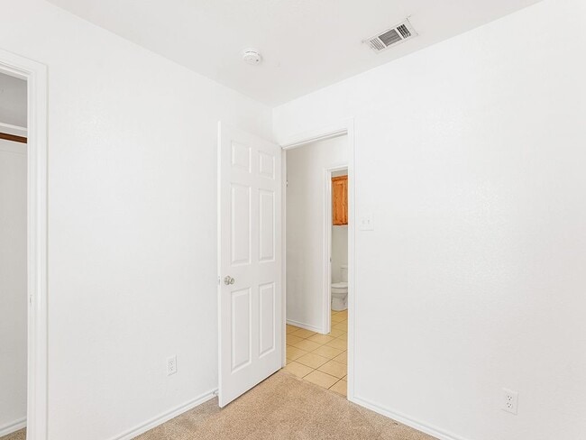 Building Photo - 315 Isbell Rd
