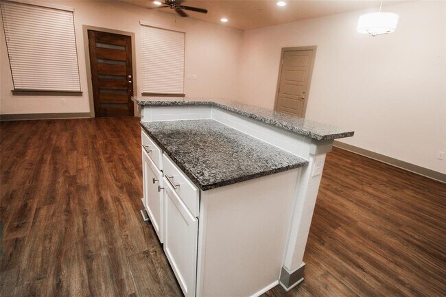 Building Photo - 12208 Abbey Glen Ln