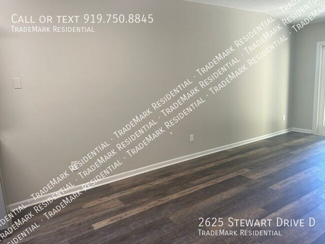 Building Photo - 2625 Stewart Dr