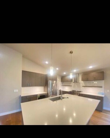 Building Photo - 1613 N 167th St