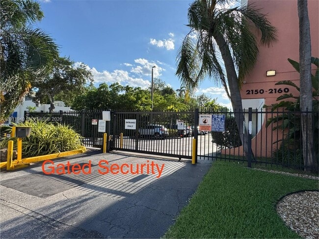 Building Photo - 2160 SW 16th Ave