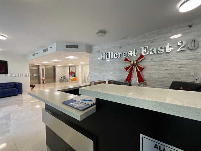 Building Photo - 919 Hillcrest Dr