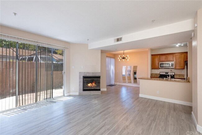 Building Photo - 13133 Le Parc Blvd