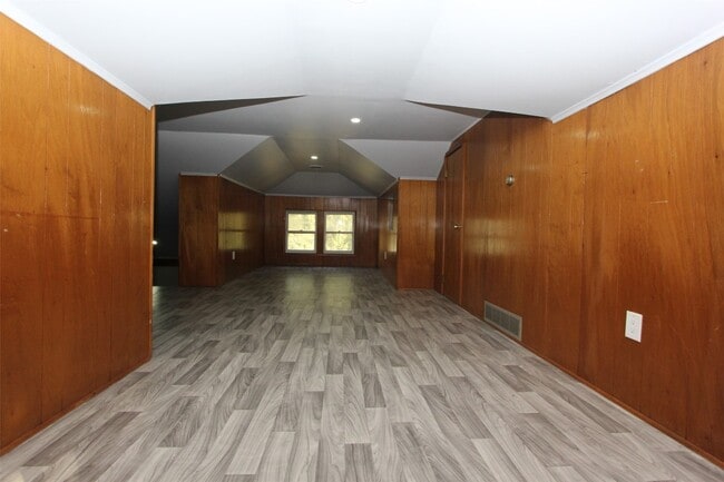 Building Photo - 12 George St