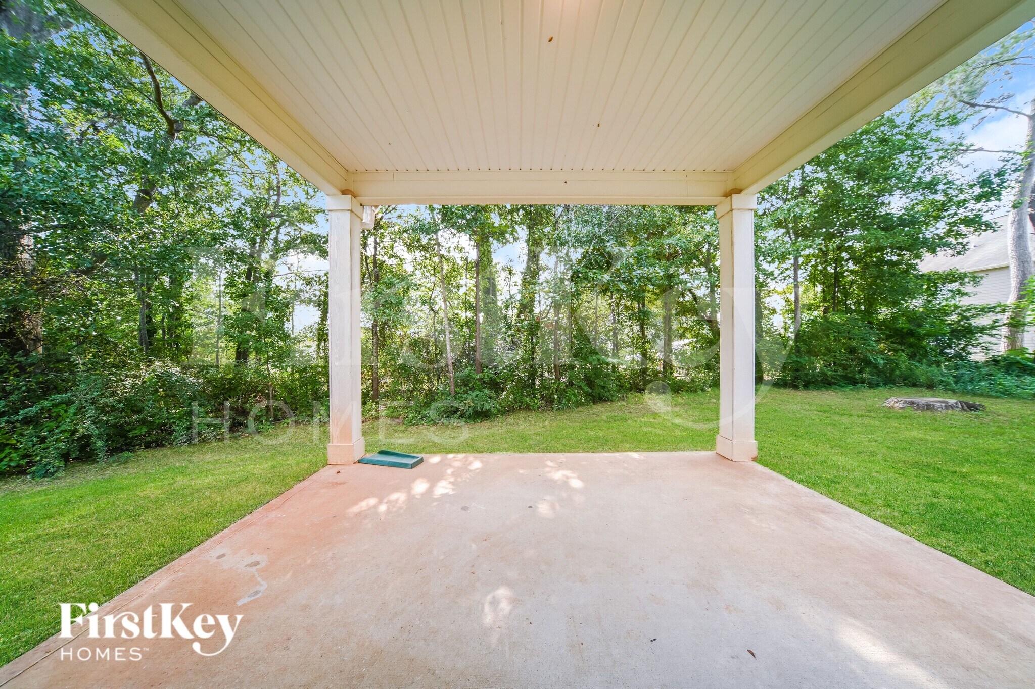 Building Photo - 8 E Newnan Rd