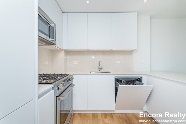 Building Photo - 1410 Columbia Rd