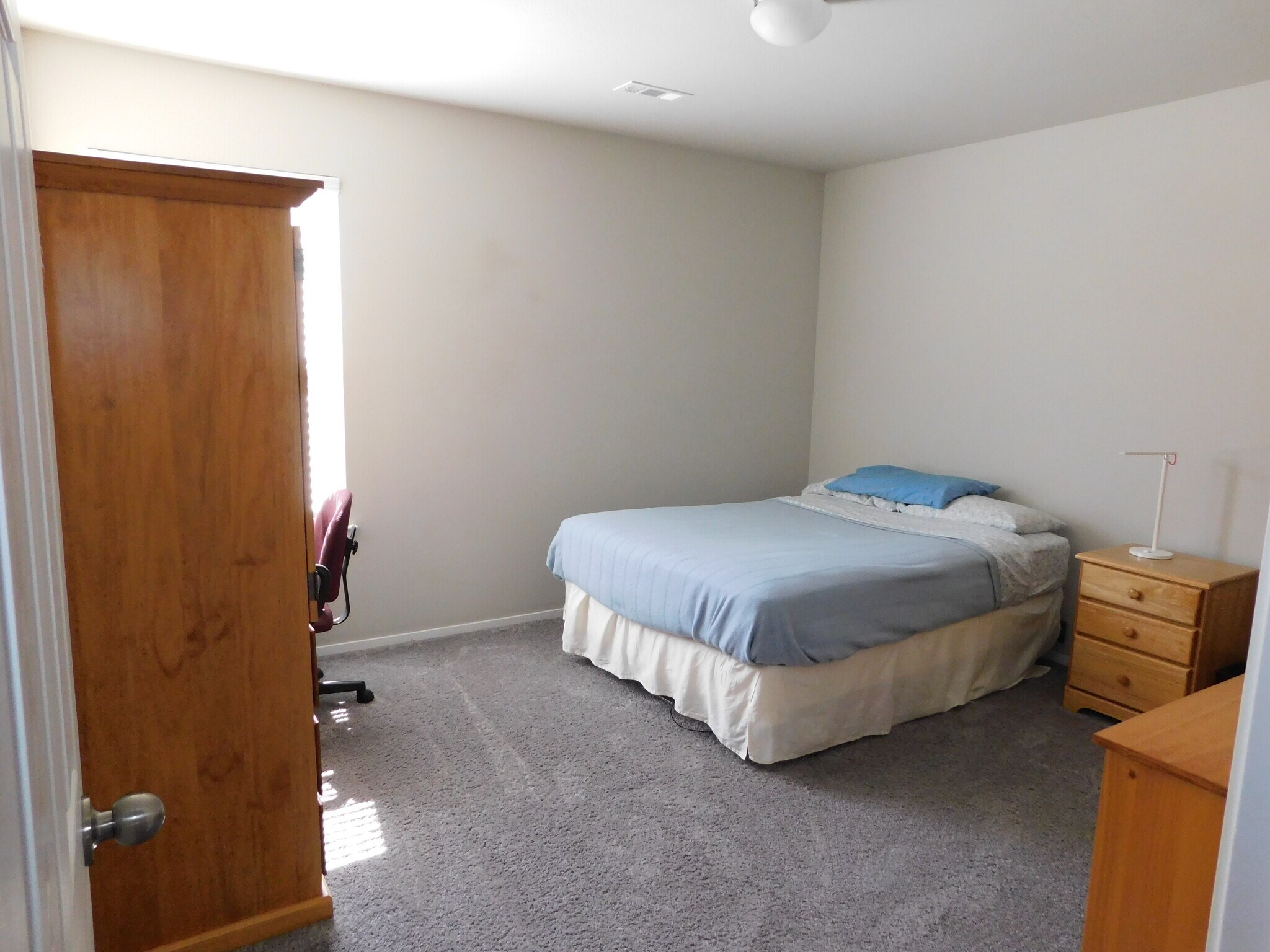 Second bedroom - plenty of room for queen sized bed - 4656 W Fairbanks Way