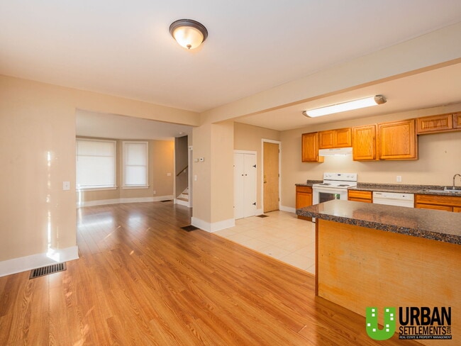 Building Photo - 1103 W Sinto Ave