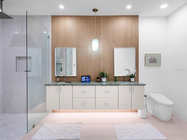 Building Photo - 4022 Penshurst Park