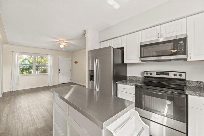 Building Photo - 4350 1st Ave S