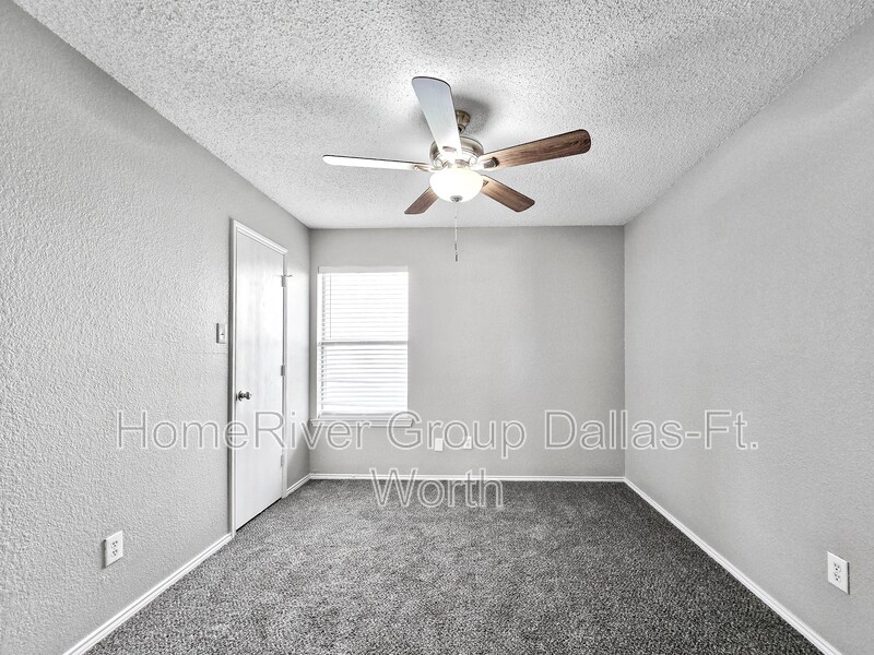 Building Photo - 1140 Sandalwood Dr