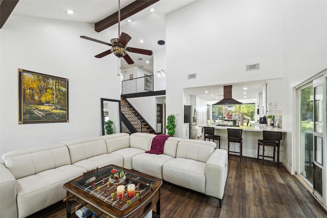 Building Photo - 64 N Timber Top Dr