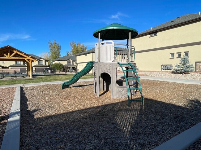 Building Photo - Cedar City Townhome!
