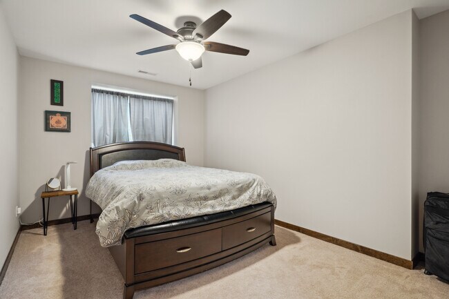 Building Photo - 868 McCollister Ct
