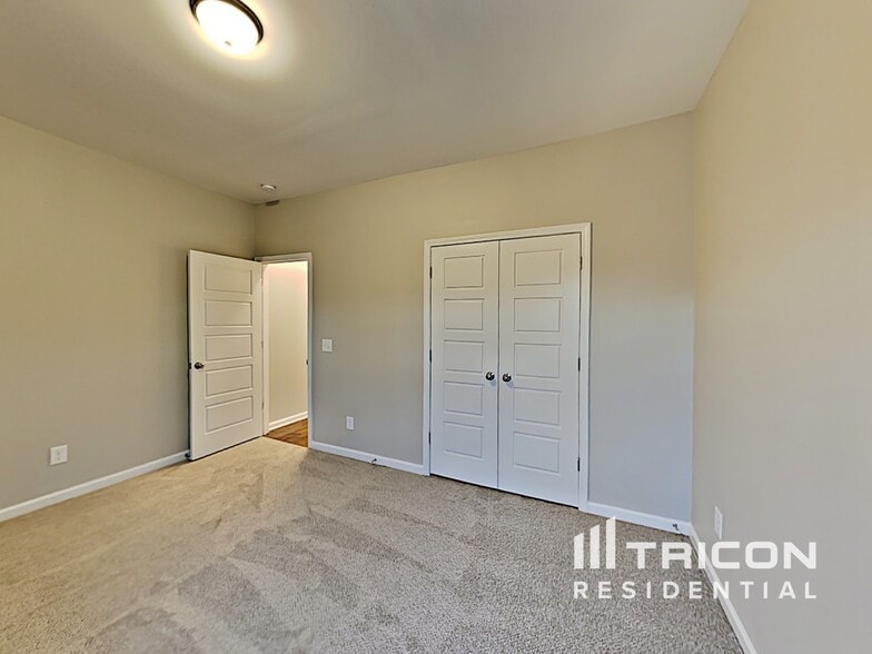 Building Photo - 809 Ellyson Dr